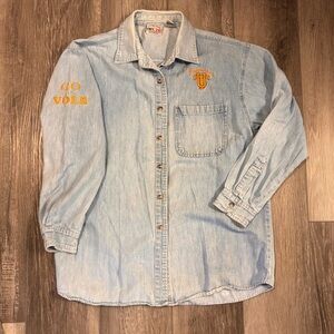 🍊University of Tennessee🍊Vintage Denim Shirt